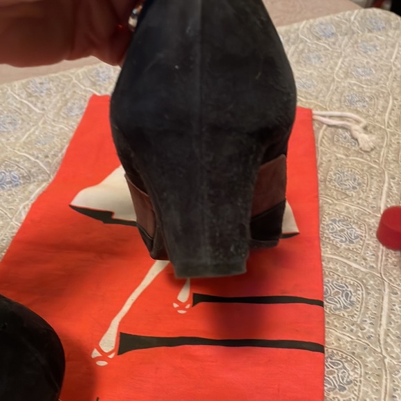 Pas de rouge Shoes - Picture 6 of 12